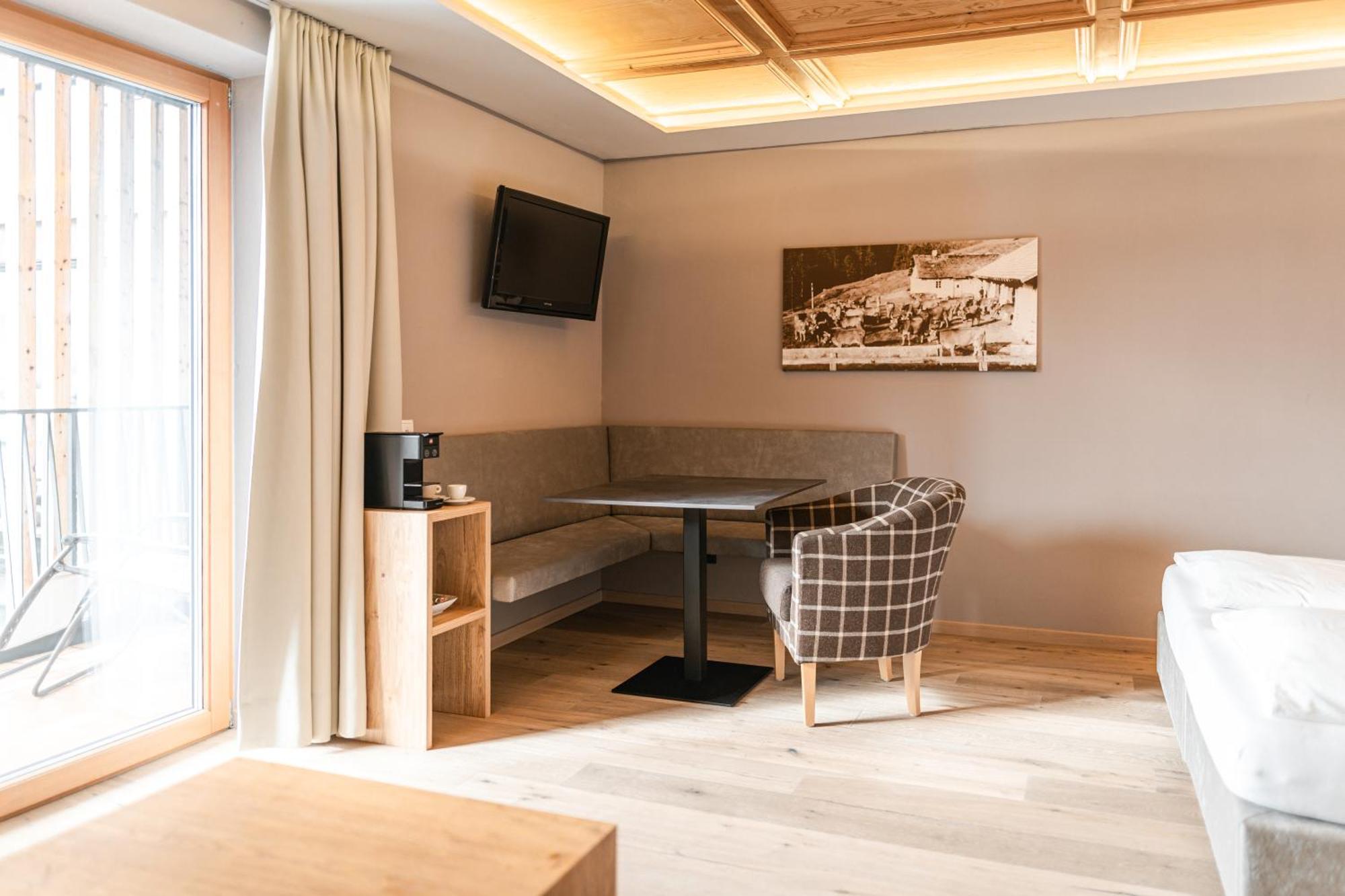 Maraias - Luxury Suites & Apartments Burgeis Zewnętrze zdjęcie